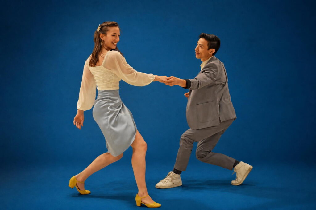 Danseurs sur fond bleu - 1